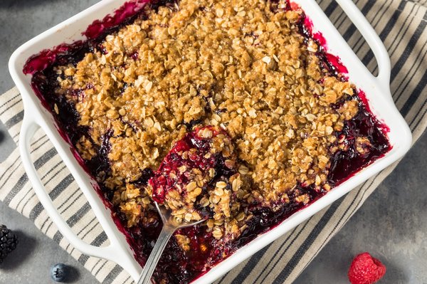 Quelle est la technique pour un crumble aux pommes croustillant et parfumé ?